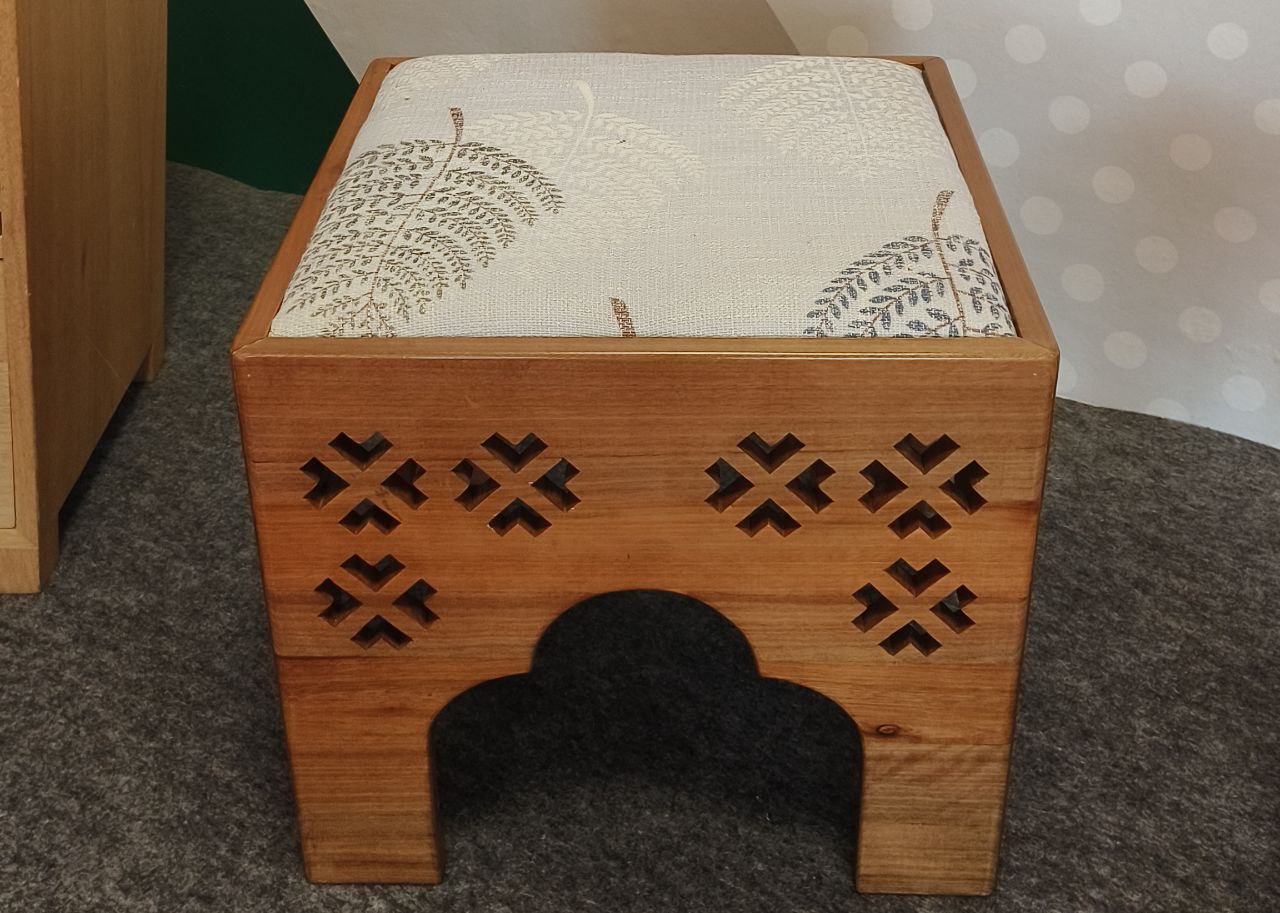 Bergerang Series I – Stool